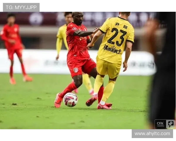 成都与上海足球队赛后复盘分析比赛节奏与战术对抗的精彩瞬间