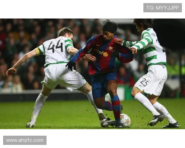 组建梦幻足球队的理由与明星球员的独特魅力分析 组建梦幻足球队的理由与明星球员的独特魅力分析